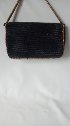 Эксклюзивная сумочка ручной работы, связана из бисера трех цветов. Высота сумочк. . фото 4