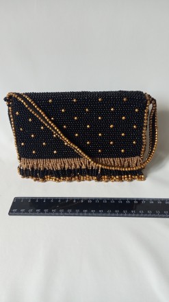 Эксклюзивная сумочка ручной работы, связана из бисера трех цветов. Высота сумочк. . фото 5