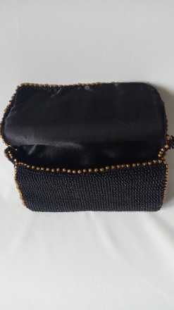 Эксклюзивная сумочка ручной работы, связана из бисера трех цветов. Высота сумочк. . фото 8