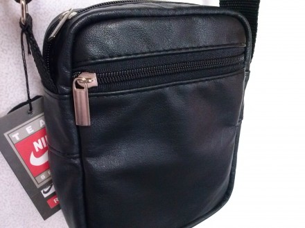 Продам мужскую сумку небольших размеров ( высота - 17 см, ширина - 13 , глубина . . фото 3