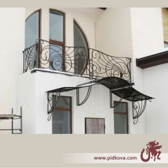 Кованые балконы в современных интерьерах отлично гармонируют с прочими материала. . фото 5