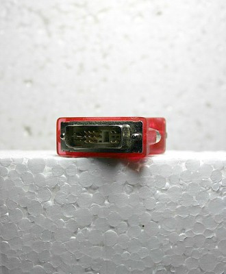 Адаптер DVI (17-pin) to VGA (15-pin)

Адаптер позволяет подключить устройства . . фото 3