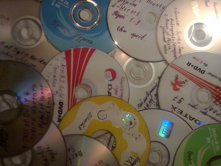 CD та DVD диски з комп'ютерними програмами та іграми, фільмами, піснями та . . фото 2