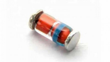 Стабилитрон 5V6 1206 ZMM5V6 (15439). Івано-Франківськ. фото 1 Стабилитрон 5V6 1206 ZMM5V6 (15439). Івано-Франківськ. фото 1