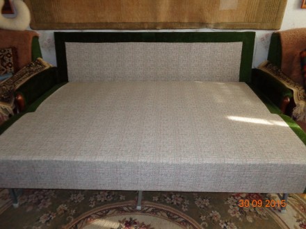 Продам диван раскладной двухспальный в отличном состоянии. Каркас и ножки (резны. . фото 3