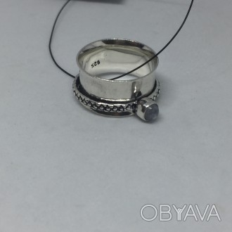 Предлагаем Вам купить красивое кольцо с натуральным лунным камнем в серебре Инди. . фото 1