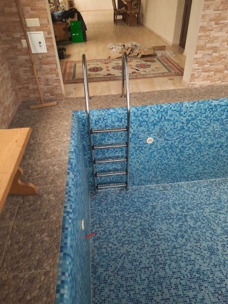 Лестницы для бассейнов разборные, выполнены из нержавеющей стали.
Лестницы для . . фото 9