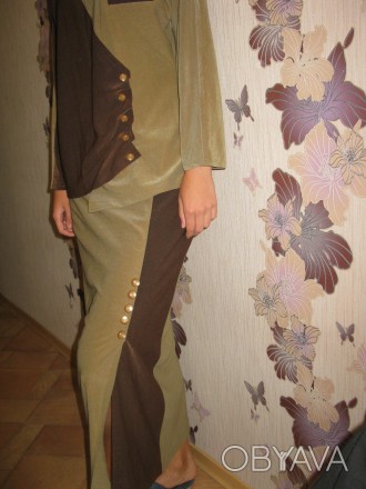 Модный костюмчик женский для деловой женщины,комбинированный двух.цвет. юбка и к. . фото 1