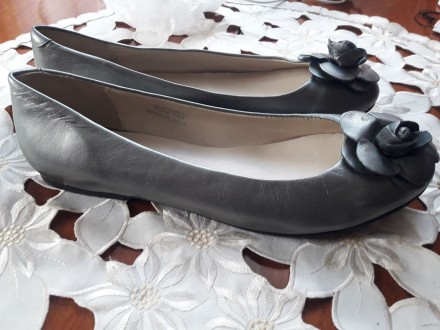Фирменные балетки,  туфли ,производство Индия,размер 40
Длина по стельке 26 см
. . фото 2