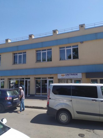 БЦ Вербный аренда торгового помещения без комиссии ул Вербовая 17а. Київ. фото 1 БЦ Вербный аренда торгового помещения без комиссии ул Вербовая 17а. Київ. фото 1