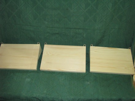 Полочки деревянные (ширина 30 см, глубина 20 см, толщина 18 мм) + два уголка для. . фото 3