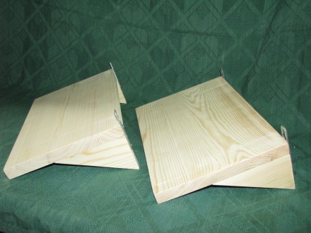 Полочки деревянные (ширина 30 см, глубина 20 см, толщина 18 мм) + два уголка для. . фото 4
