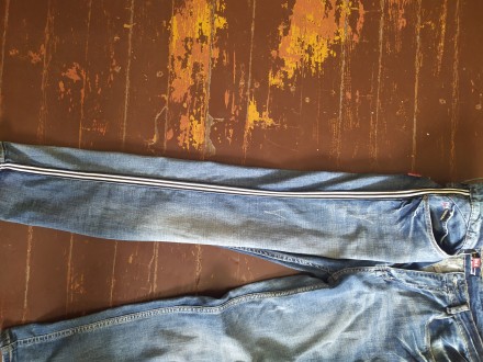 Стильные, легкие джинсы. Очень хорошо смотрятся. Отличное качество. Лёгкий стрей. . фото 3