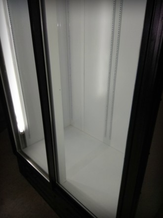 Холодильные шкафы-купе (витрины) б.у.
Раздвижные стеклянные двери, внутрення по. . фото 4