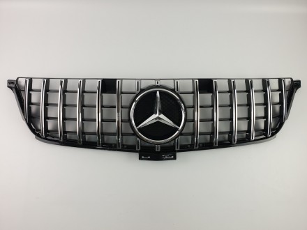 Реєтка радіатора на Mercedes ML-Class W166 2011-2015 рік GT Panamericana (Чорний з вертикальними хром полоск. Чернівці. фото 1 Реєтка радіатора на Mercedes ML-Class W166 2011-2015 рік GT Panamericana (Чорний з вертикальними хром полоск. Чернівці. фото 1