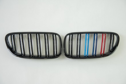 Ноздрі на BMW 3 Series E92 / E93 2010-2013 рік M-color ( Подвійні M-Look ). Чернівці. фото 1 Ноздрі на BMW 3 Series E92 / E93 2010-2013 рік M-color ( Подвійні M-Look ). Чернівці. фото 1
