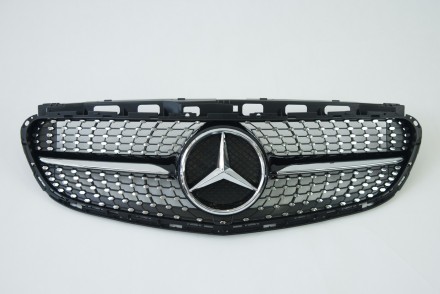 Реєтка радіатора на Mercedes E-Class W212 2013-2016 рік Diamond (червона з хром вставками). Чернівці. фото 1 Реєтка радіатора на Mercedes E-Class W212 2013-2016 рік Diamond (червона з хром вставками). Чернівці. фото 1