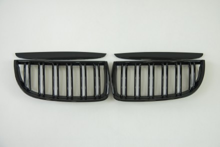Ноздрі на BMW 3 Series E90 / E91 2005-2008 рік Чорні Глянцеві ( Подвійні M-Look). Чернівці. фото 1 Ноздрі на BMW 3 Series E90 / E91 2005-2008 рік Чорні Глянцеві ( Подвійні M-Look). Чернівці. фото 1