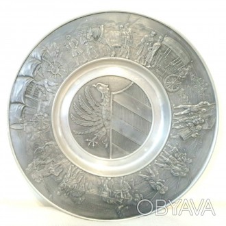 Настенная оловянная тарелка Германия, Гербы, художественное литье, диаметр 24 см. . фото 1