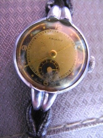 Винтажные женские механические часы Arcadia (Swiss made) на запчасти

Доставка. . фото 2