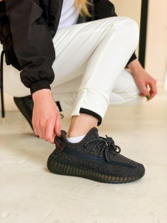 Кроссовки мужские черные полный рефлектив Adidas Yeezy Boost 350 V2
А вот и еще . . фото 3