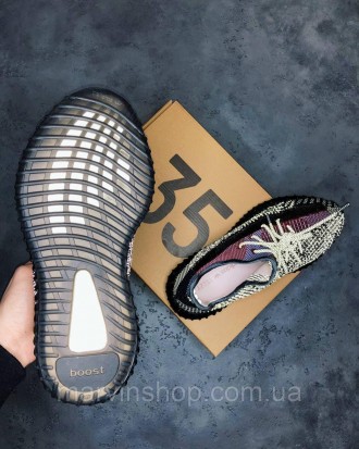 Кроссовки мужские черные рефлективные Yeezy Boost 350 v2 Holiday
Черные мужские . . фото 4