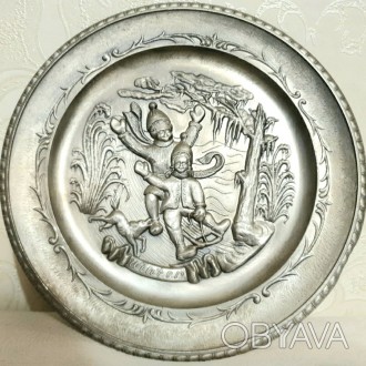 Настенная оловянная тарелка Германия, Зима, художественное литье, диаметр 23 см
. . фото 1
