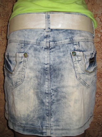 Продам джинсовую юбку D&G. Размер 28-29. 
Замеры:
длина - 35 см,
Пот - 40. . фото 3