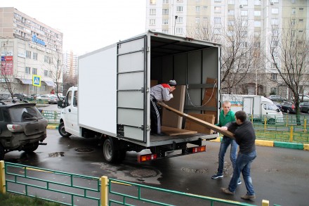 Перевозки грузов и помощь грузчиков в городе Харькове. Перевезём любые ваши груз. . фото 3
