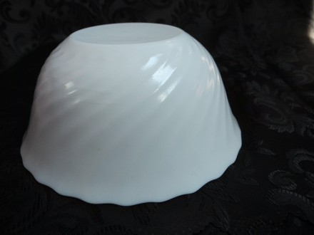 Салатница (чаша малая) Аrcoroc
Белое стекло

Сделана во Франции

Диаметр 13. . фото 4