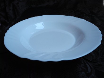 Тарелка глубокая "Аrcoroc" диаметром 25 см для подачи первых блюд.

Белое стек. . фото 2