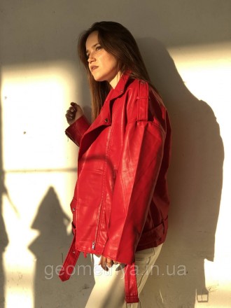 Курточка удлиненная косуха красного цвета с ремнем
Ткань: PU кожа (эко-кожа)
Кач. . фото 3