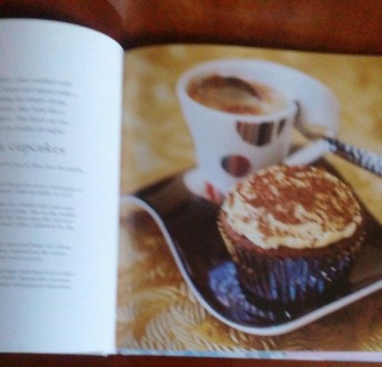 Книга на английском языке Cupcakes оригинальное издание Великобритании. Отпечата. . фото 5