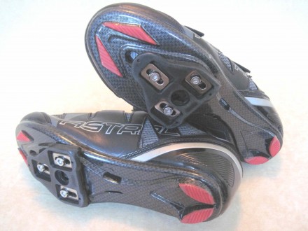 Вело туфли Astral, размер 37
страна производитель - Китай
эко кожа, текстиль с. . фото 6