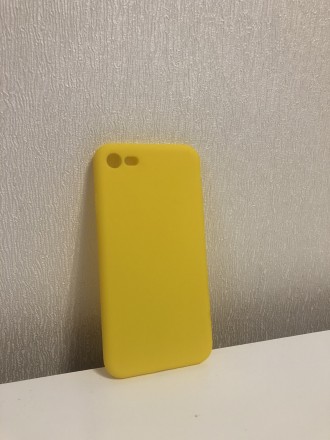 Продается абсолютно новый силиконовый чехол жёлтого цвета, на Iphone SE 2020/ Ip. . фото 2