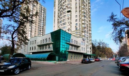 Сдам в аренду здание, общая площадь 801 м2. Фасад 1-2 этаж, ул Львовская. Киев, . . фото 3