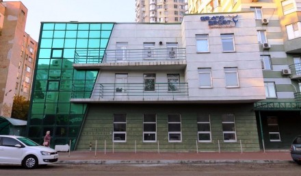 Сдам в аренду здание, общая площадь 801 м2. Фасад 1-2 этаж, ул Львовская. Киев, . . фото 2