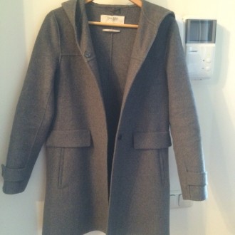 Пальто серое прямого покроя Zara, состав ткани- 52 шерсть, 48 полиэстер.Состояни. . фото 3