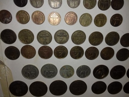 Есть монет 280 шт. + 80 шт. боле 360 шт. В основном советские монеты, есть и нем. . фото 6