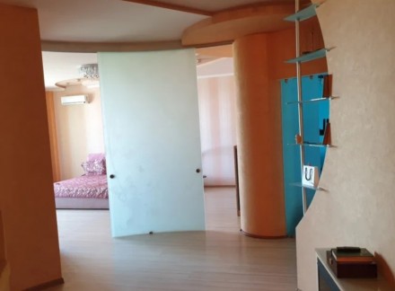 В продаже просторная двухкомнатная квартира в Климовском доме на проспекте Шевче. Приморский. фото 2