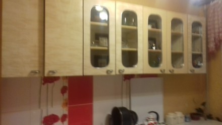 Кухонный гарнитур. 4 навесных шкафа и 3 напольных.Размер одной навесной части 71. . фото 5
