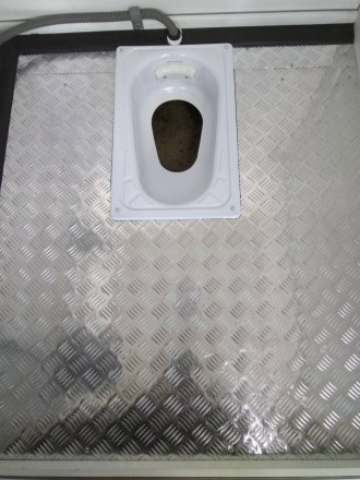 Данный тип унитазов с прямым выходом - для туалетов которые монтируются на выгре. . фото 2