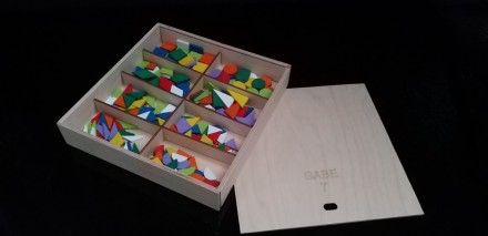Набір містить 14 ігрових модулів, запакованих у дерев'яні ящики: 
- текстильні м. . фото 4