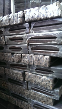 Топливные брикеты пини-кей, упакованные в термоусадочную пленку
Топливные брике. . фото 6