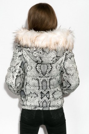 Стильная, модная, тёплая зимняя куртка со змеиным принтом защитит вас от непогод. . фото 8