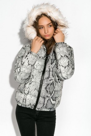 Стильная, модная, тёплая зимняя куртка со змеиным принтом защитит вас от непогод. . фото 5