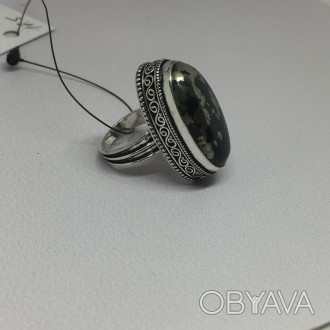 Предлагаем Вам купить красивое кольцо с камнем пирит в серебре. Размер 17,5.
Раз. . фото 1