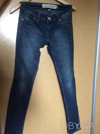 Подростковые джинсы на девочку.
Очень качественные,плотные,приятные к телу и на. . фото 1