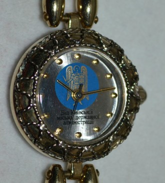 Часы наручные женские, от киевской городской государственной администрации. . фото 4