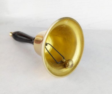 Винтажный колокольчик, ранее такие использовались для вызова прислуги, а также т. . фото 5